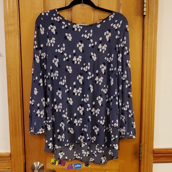 LOFT Tops - Ann Taylor LOFT Floral Pattern Blouse Medium